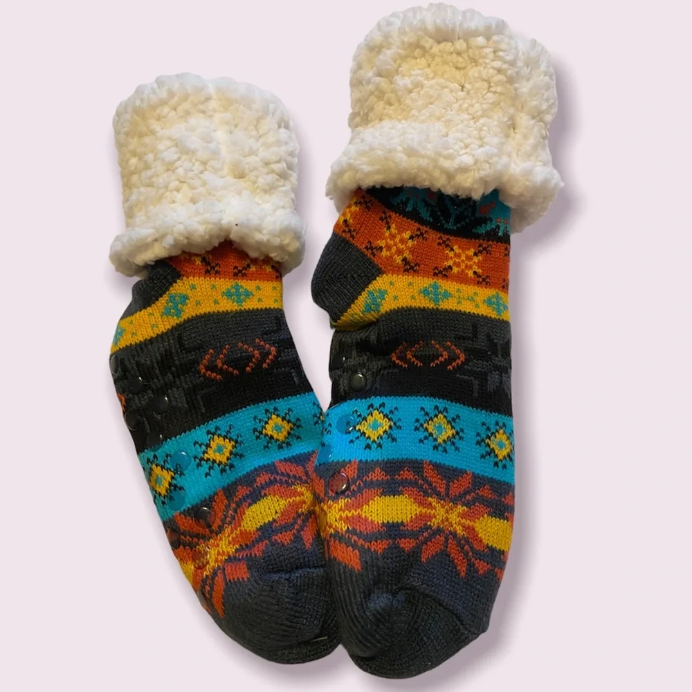 N/A aztec patterned